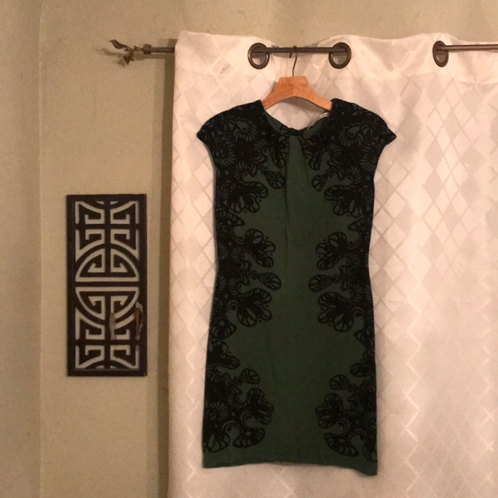 CHELSEA & VIOLET Dress - Picture 2 of 5